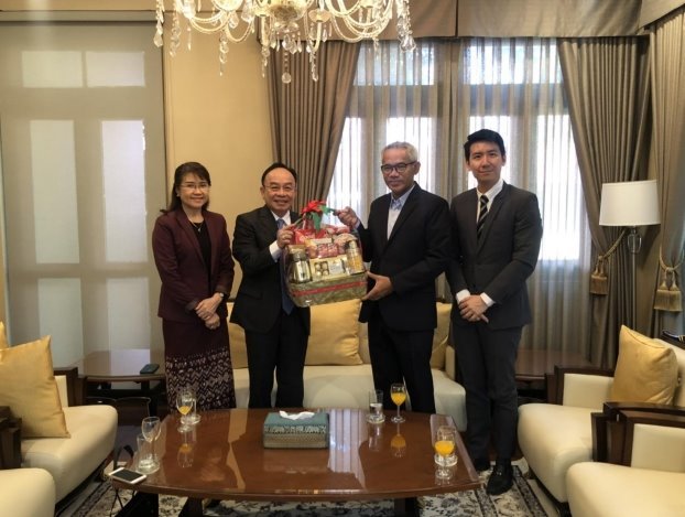 Management team of Bangkok Chain Hospital Public Company Limited pays a visit to the Ambassador of Thailand in Vientiane, Lao P.D.R.